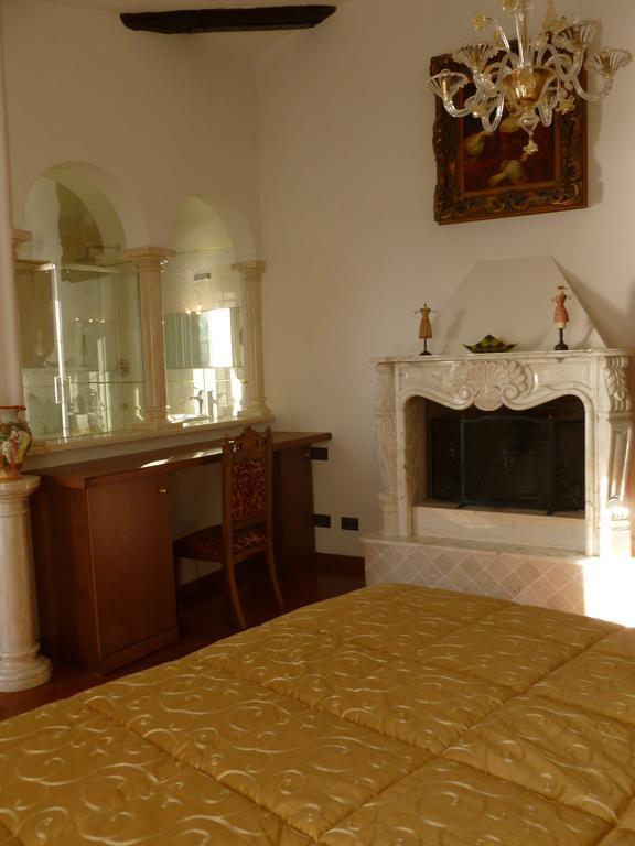 Large Double Room Balcony,219834350:JPEG