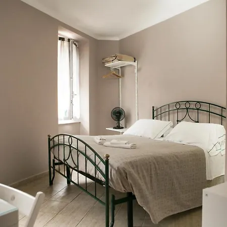 Vernazza2010 Rooms-3